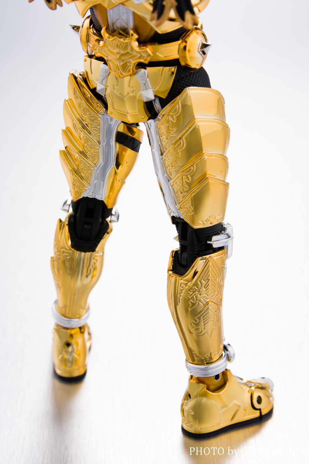 レビュー】 S.H.Figuarts（真骨彫製法） 黄金騎士ガロ（冴島雷牙）