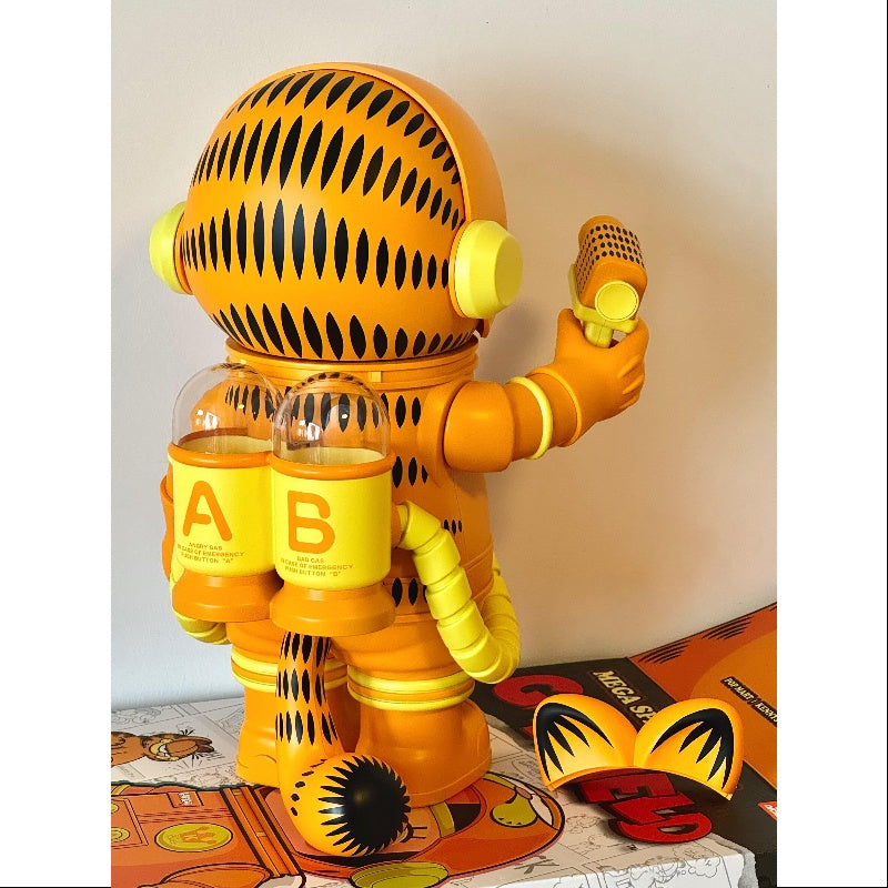 MEGA SPACE MOLLY 400% Garfield Model A 2024 LIMITED – TOYSEZ