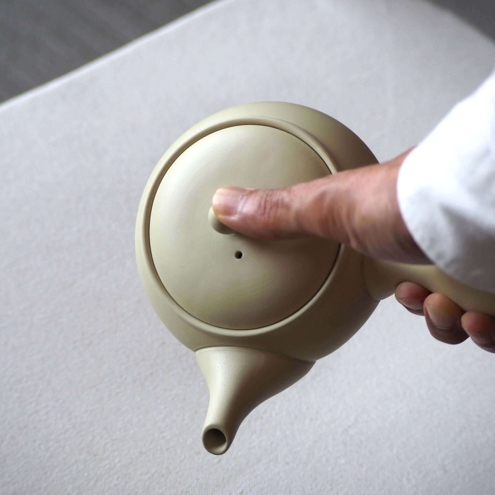 常滑焼 盛正作 平丸 白急須 [東山堂煎茶器店 オンラインショップ