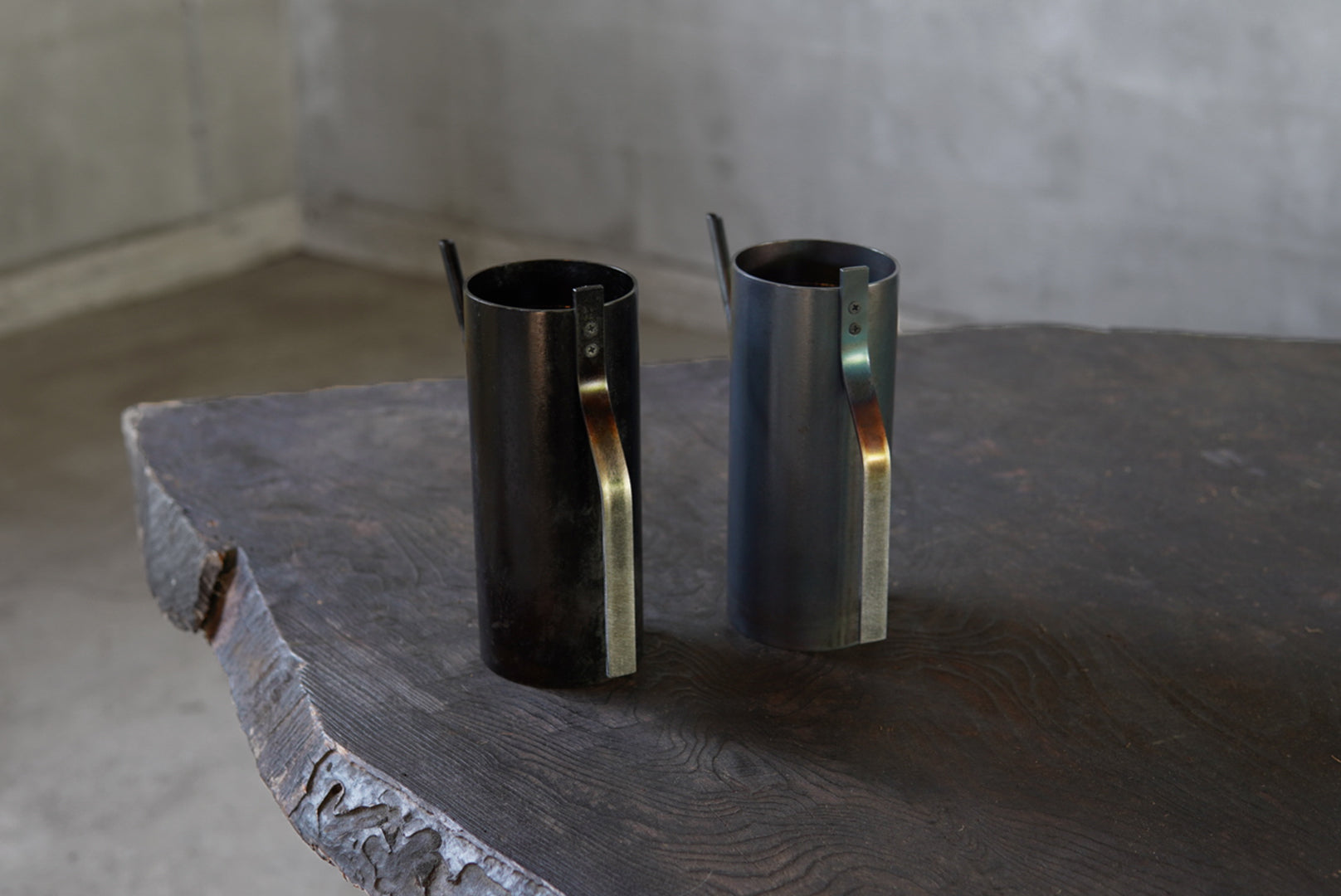 藍鉄色の水差し – 十てつ