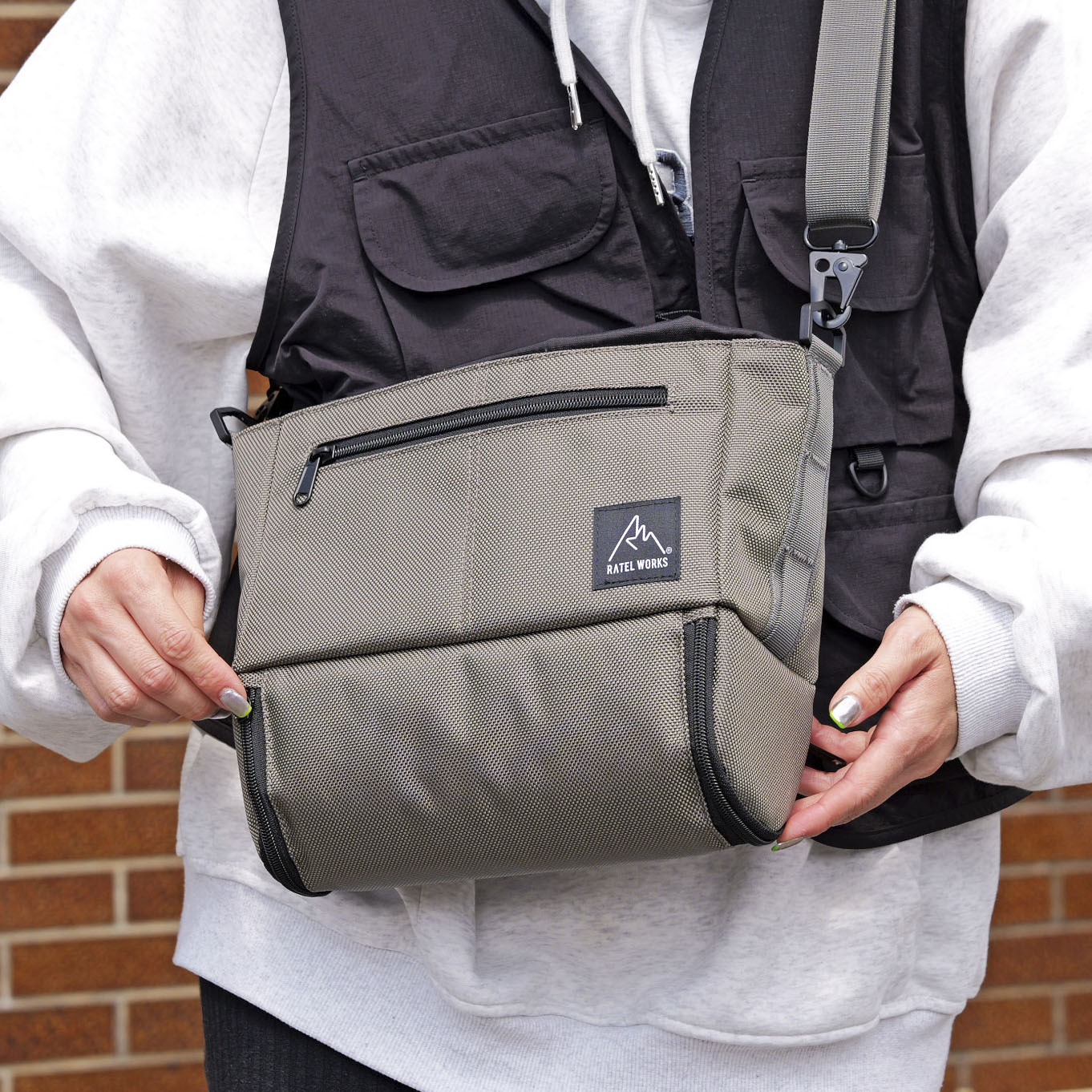 楽天市場】AURORA SHOULDER BAG(オーロラショルダーバッグ) グレージュ