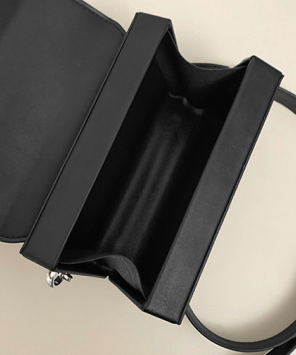 楽天市場】スクエア ショルダーバッグ 斜めがけ鞄黒 レザータッチ ミニ