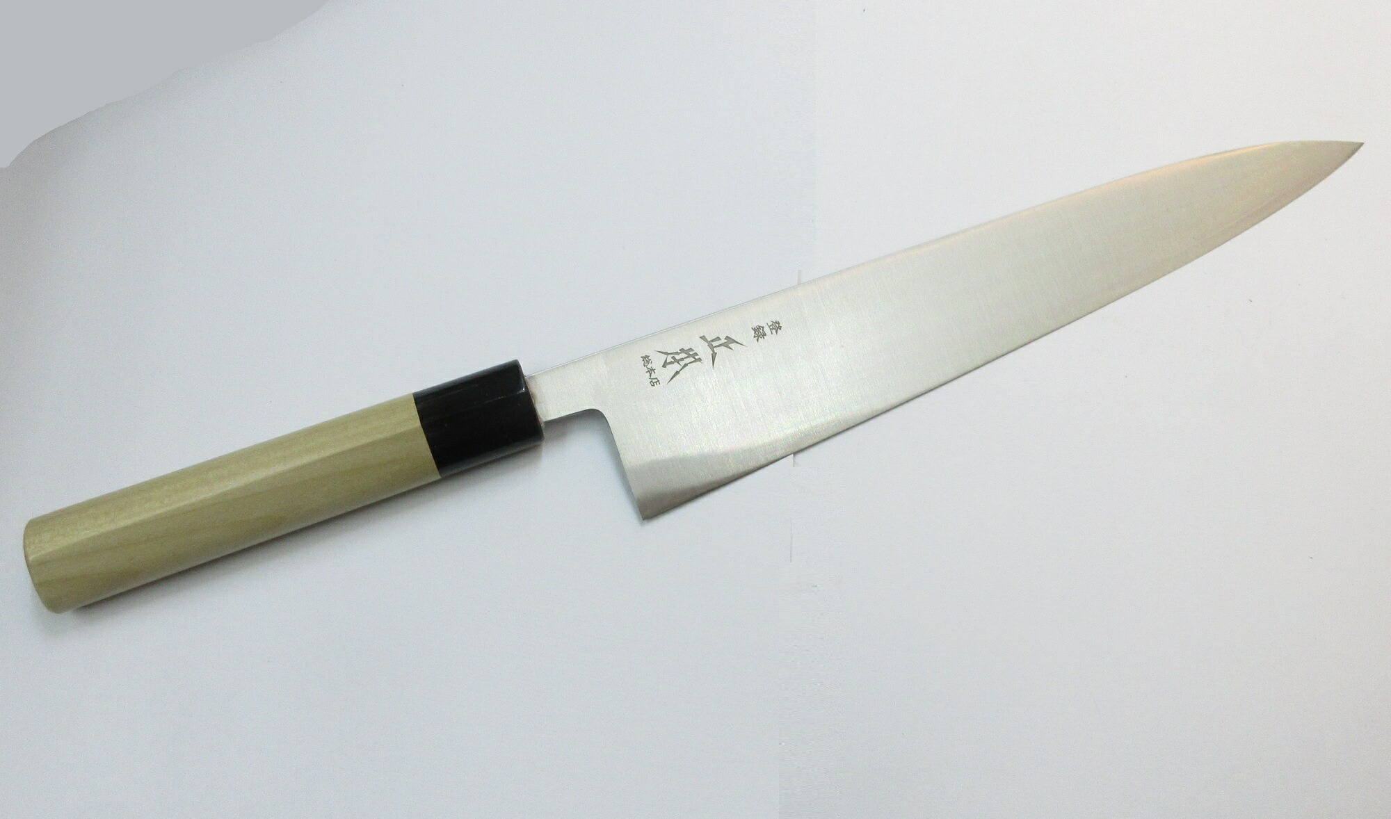 正本総本店の出刃包丁 正本総本店 本霞 白ニ鋼 出刃包丁 朴柄 – 清助刃物 Japan