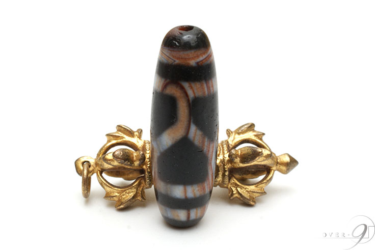 良品天珠‼️西蔵老礦紅朱砂亀甲寿長寿紋金剛四眼天珠 亀甲長寿天珠の意味とは 亀甲紋と九眼と六眼