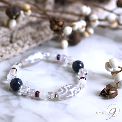 楽天市場】【Lucky of circle -幸運の輪-『老玉髄 白双観音天珠 × 老