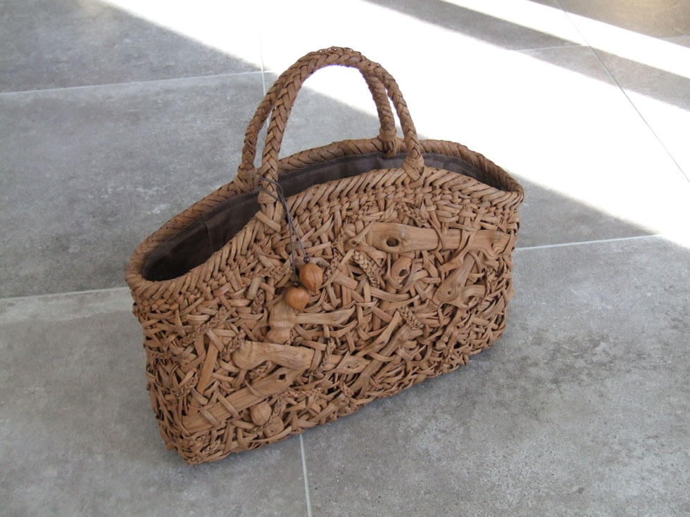 楽天市場】純国産 伊藤加代子作 山葡萄かごバッグ コブ付き乱れ編み 三