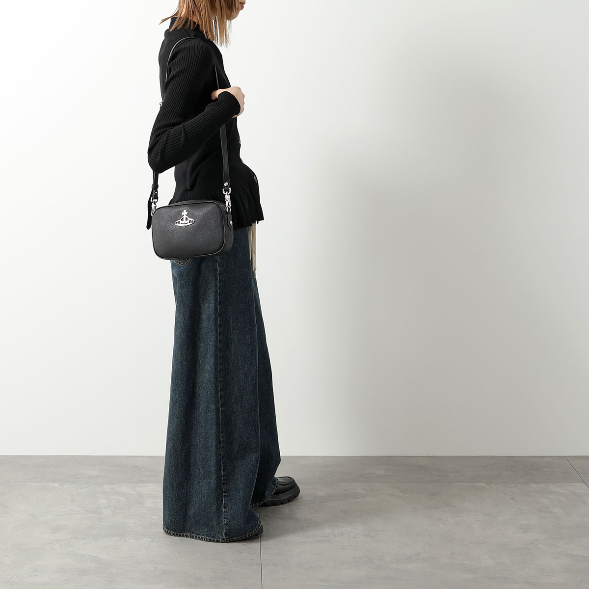 楽天市場】Vivienne Westwood ヴィヴィアンウエストウッド カメラ