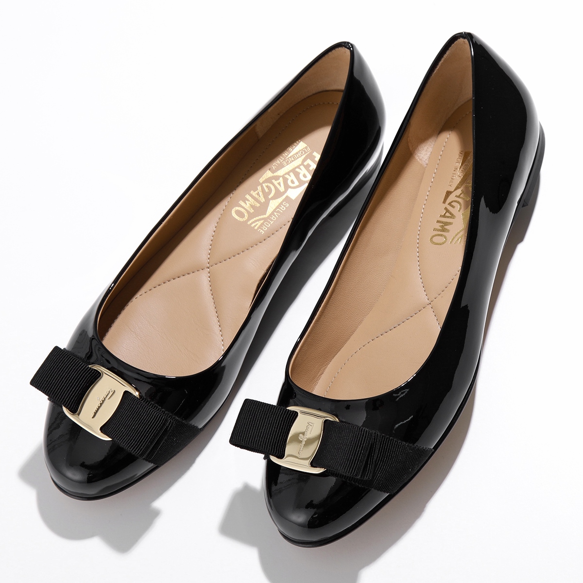 楽天市場】FERRAGAMO フェラガモ パンプス VARINA ヴァリナ 01 A181