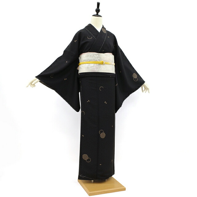 楽天市場】【新古品】 小紋 着物 正絹 袷 中村玉緒 監修 黒地 雪輪 桜