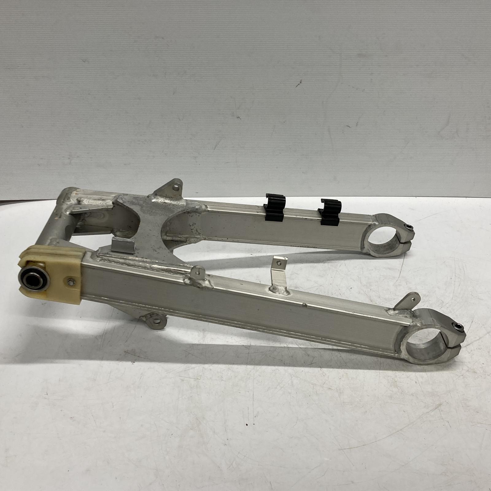 楽天市場】KAWASAKI カワサキ GPZ750F スイングアーム ZX750A【中古