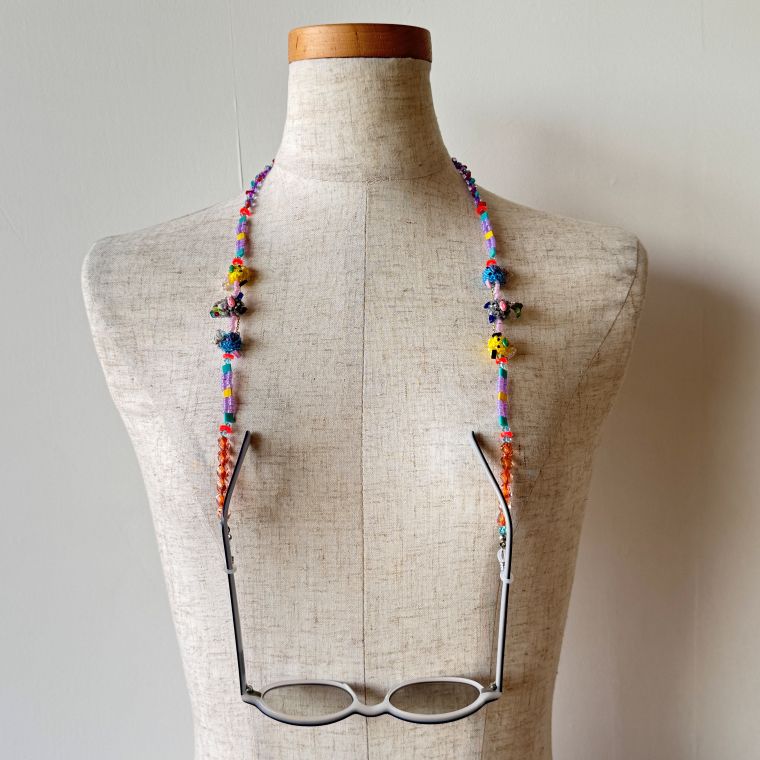 アルベロベロ 眼鏡ホルダースイーツモチーフ ビーズネックレス