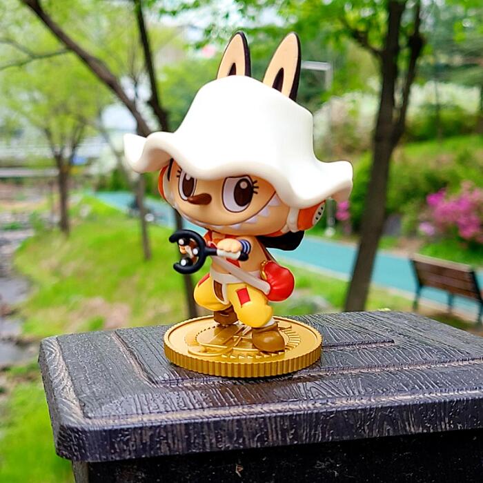 正規品※ラブブ x ONE PIECE コラボ POPMART ワンピース ラブブ