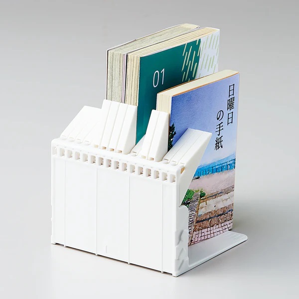 楽天市場】LIHITLAB. 1冊でも倒れないブックスタンド Medium A-3579