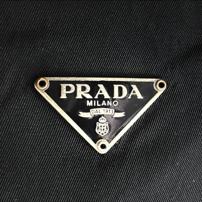 楽天市場】【中古】良品 PRADA プラダ ナイロン 三角ロゴ プレート
