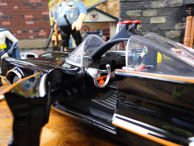 楽天市場】クラシックTVシリーズ バットモービル ダイキャストミニカー