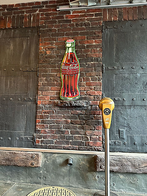 楽天市場】ド迫力！特大サイズ看板 コカ・コーラ コンツアーボトル型