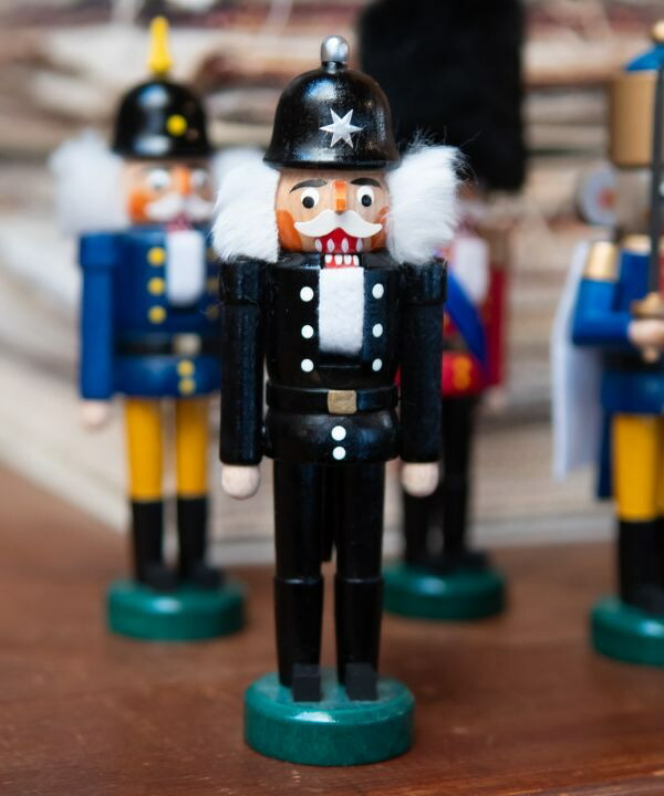 楽天市場】欧州航路公式店 [【Fromドイツ】ポリスくるみ割り人形