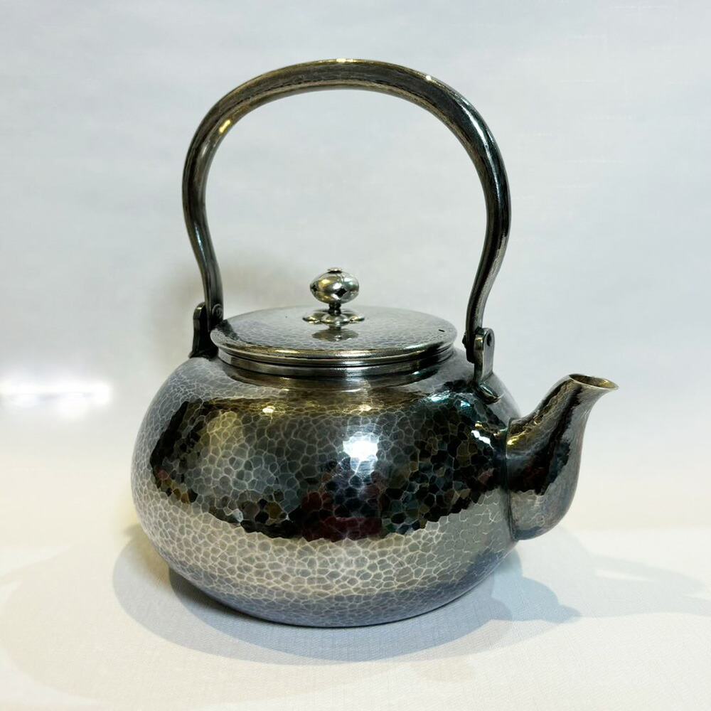 純銀製 丸形 雲文様 急須 銀瓶 煎茶道具 純銀製 丸形 雲文様 急須 銀瓶