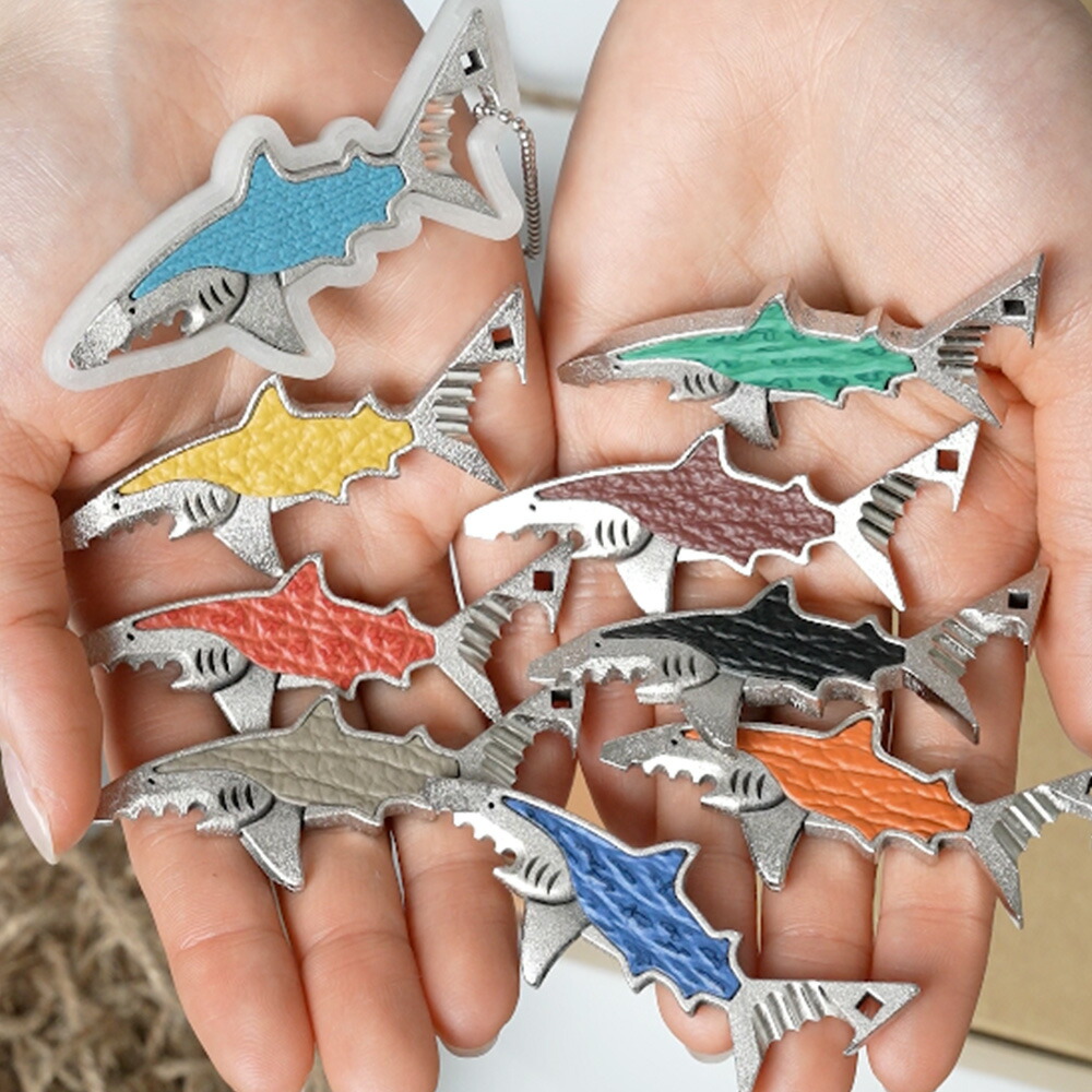 楽天市場】【サメのワトソン君】サメ革 マルチツール キーホルダー