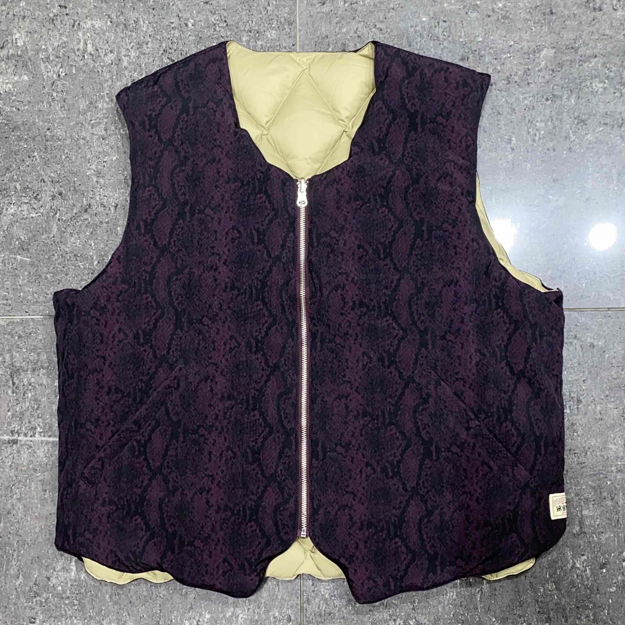 楽天市場】STUSSY 22aw PYTHON REVERSIBLE DOWN VEST SIZE-L