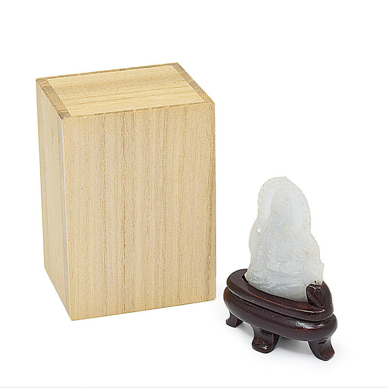 楽天市場】【縁起物】翡翠（ひすい）- 観世音菩薩（手彫り）1寸3分