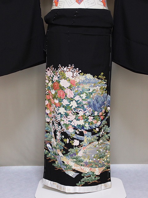 楽天市場】刺繍柄の正絹江戸妻 未仕立 江戸褄 正絹黒留袖 豪華な柄