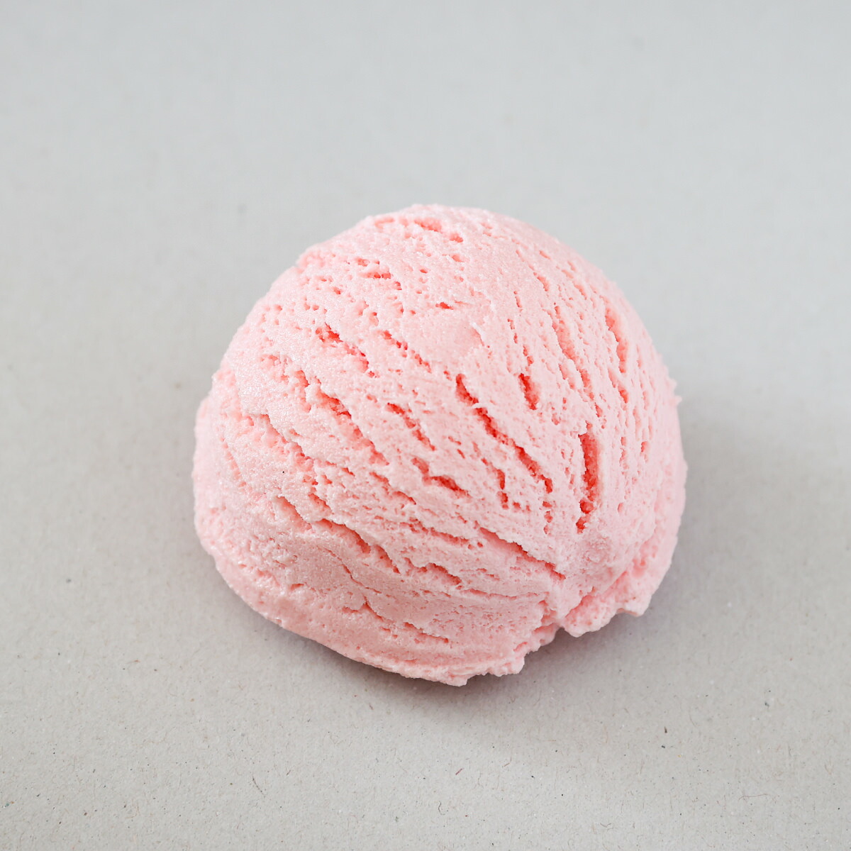 楽天市場】食べられない アイス ストロベリー コーン付き｜アイス