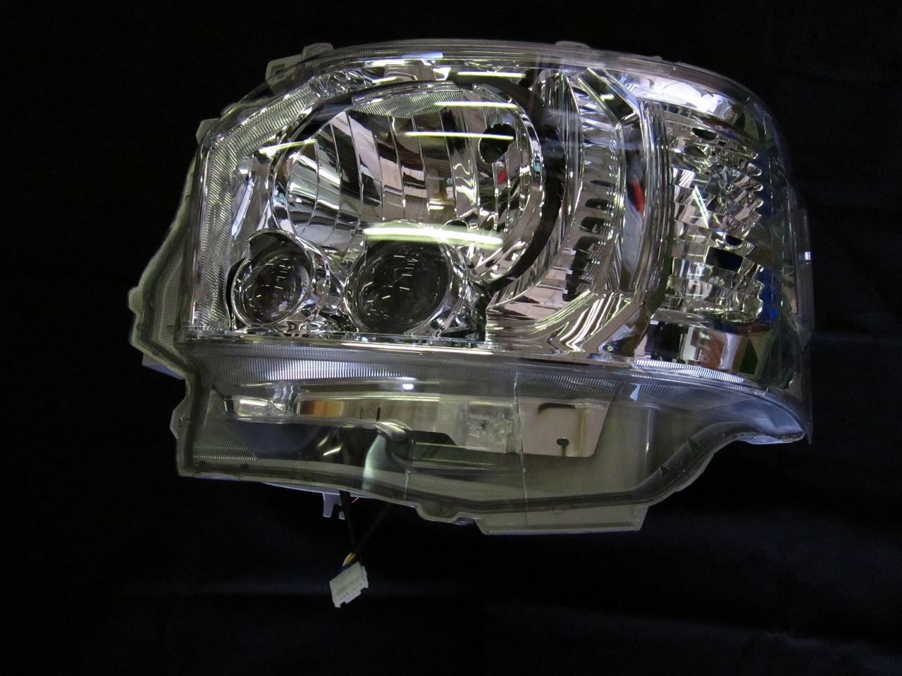 楽天市場】LEDヘッドランプユニットLH 81185-26832 4型ハイエース