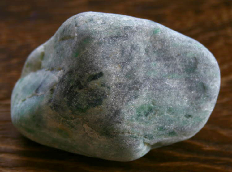 糸魚川156 翡翠 77g ヒスイ 原石 鑑賞石 自然石 誕生石 鉱物 鉱石