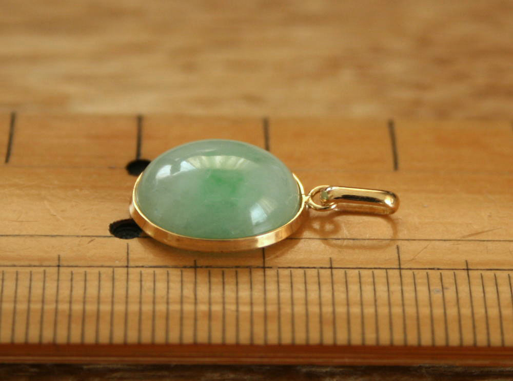 楽天市場】糸魚川翡翠ペンダントトップ P01672 日本ヒスイ鉱業 制作