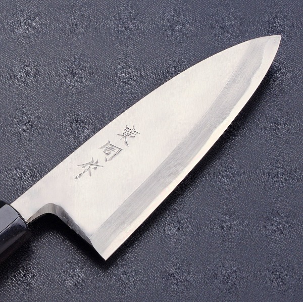 楽天市場】東周作 出刃包丁 片刃 150mm青紙2号 付け鋼 霞研ぎ仕上げ