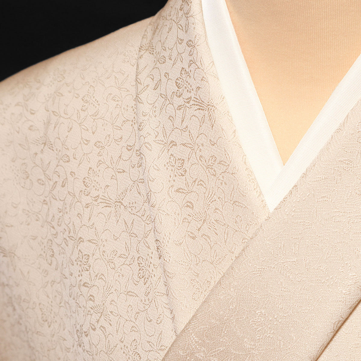 楽天市場】色無地 特選6Aシルク 紋意匠桐竹鳳凰文 アイボリー【反物1