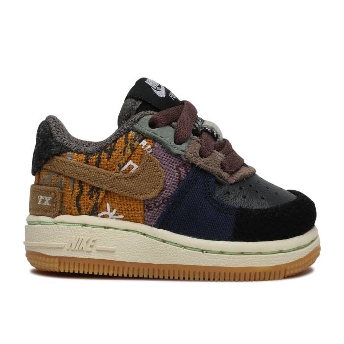 楽天市場】トラヴィス nike（キッズ・ベビー・マタニティ）の通販