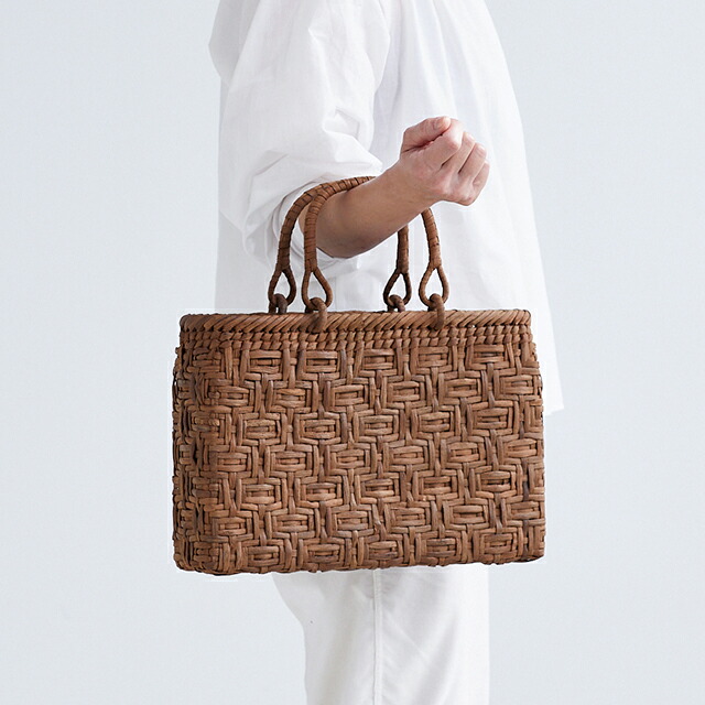 楽天市場】連続桝網代編みやまぶどう籠(国産材/ひご幅約6〜7mm/リング