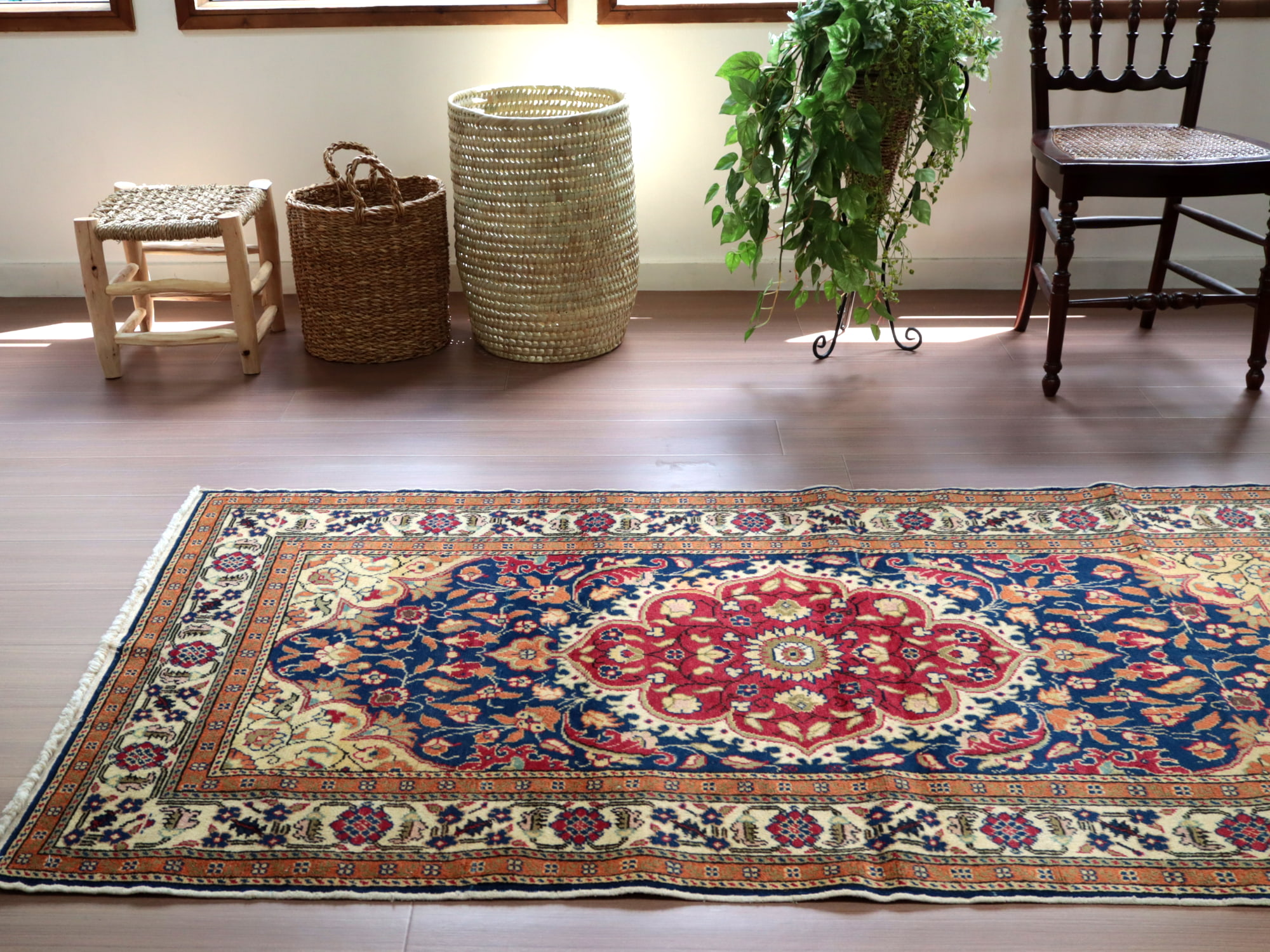 楽天市場】トルコ 手織り絨毯 189×99cmコンヤ地方のフラワーメダリオン