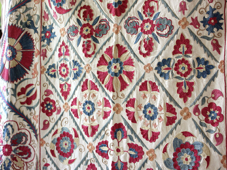 楽天市場】ウズベキスタン刺繍布 スザニ シルクの手刺繍スザニ
