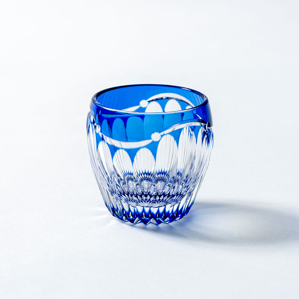 楽天市場】江戸切子 ペアセットぐい呑み蕾 金赤・青 桐箱入り ギフト