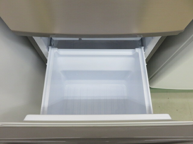 楽天市場】【中古品】シャープ SHARP ノンフロン冷凍冷蔵庫 137L 2ドア