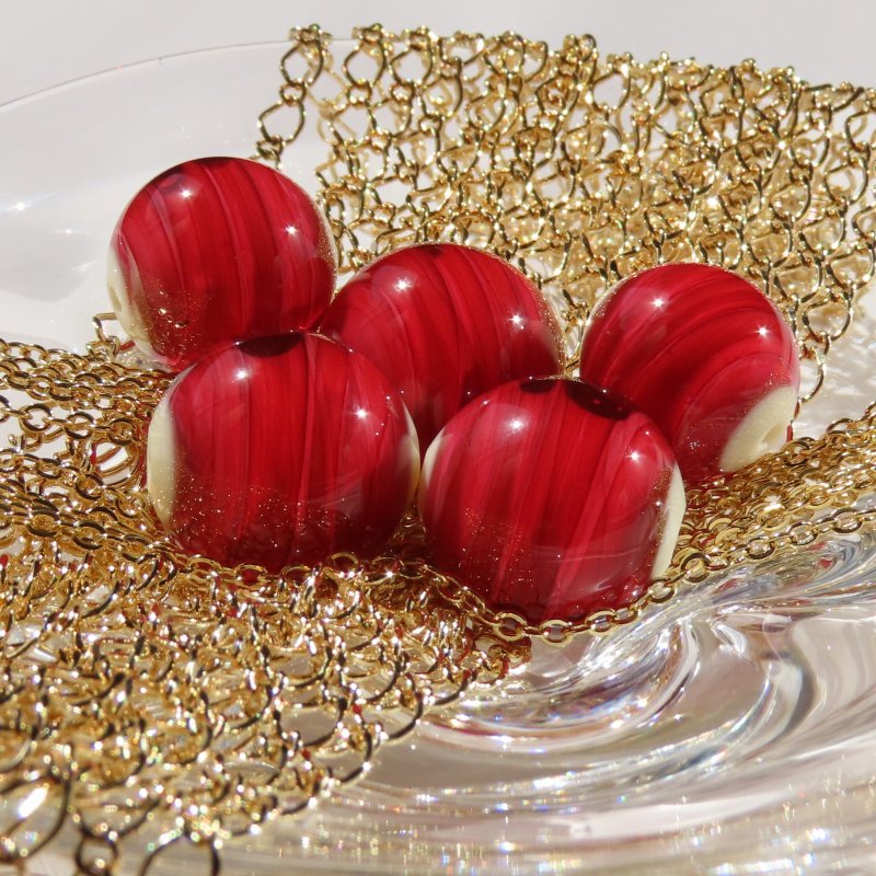 楽天市場】とんぼ玉 ネックレス ペンダント 雫 紐 コード 赤 レッド