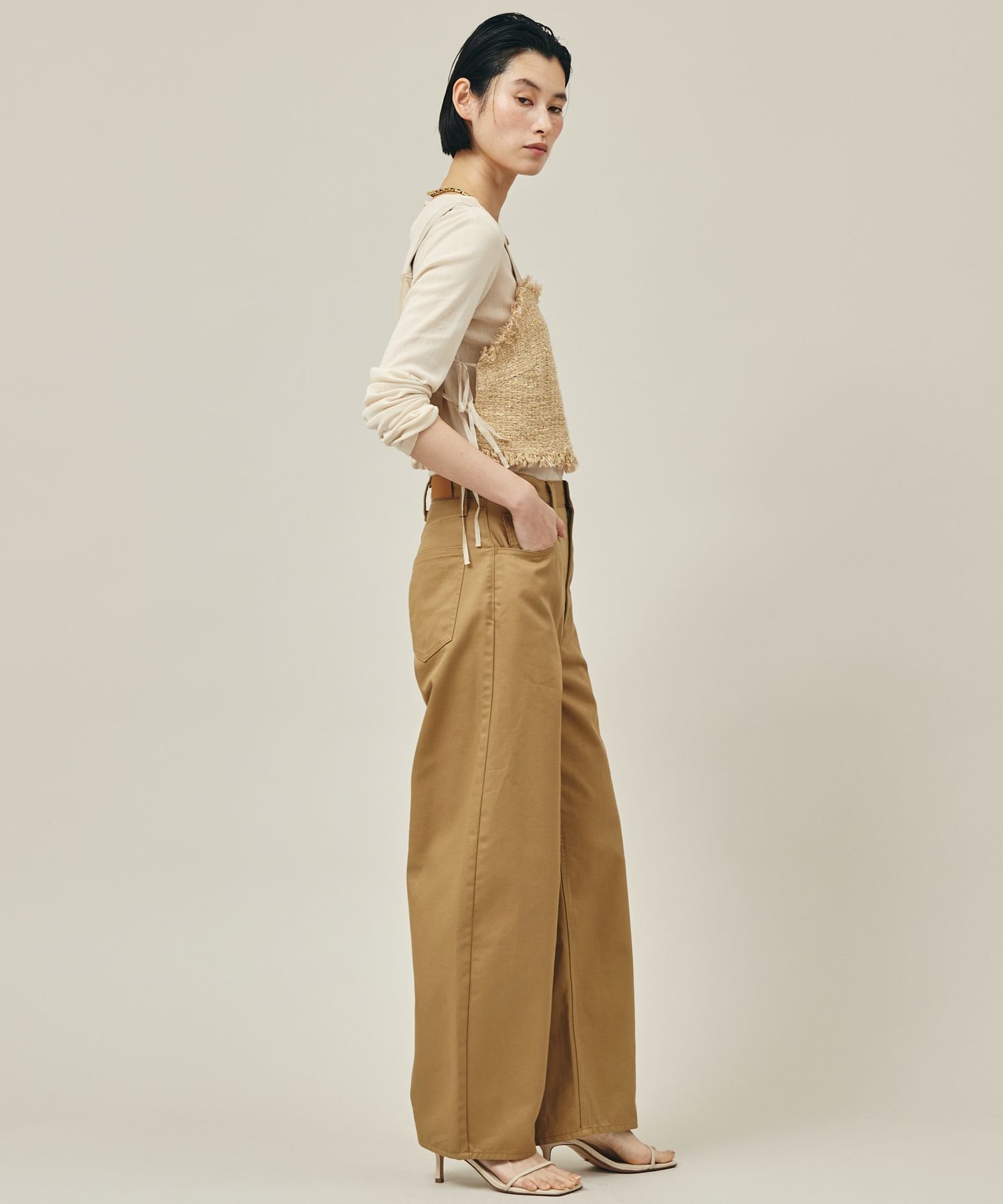 Curensology 〈&RC〉カーヴィーチノベージュ　40 カレンソロジー &RC＞チノカーヴィーパンツ | [公式]カレンソロジー（Curensology）通販