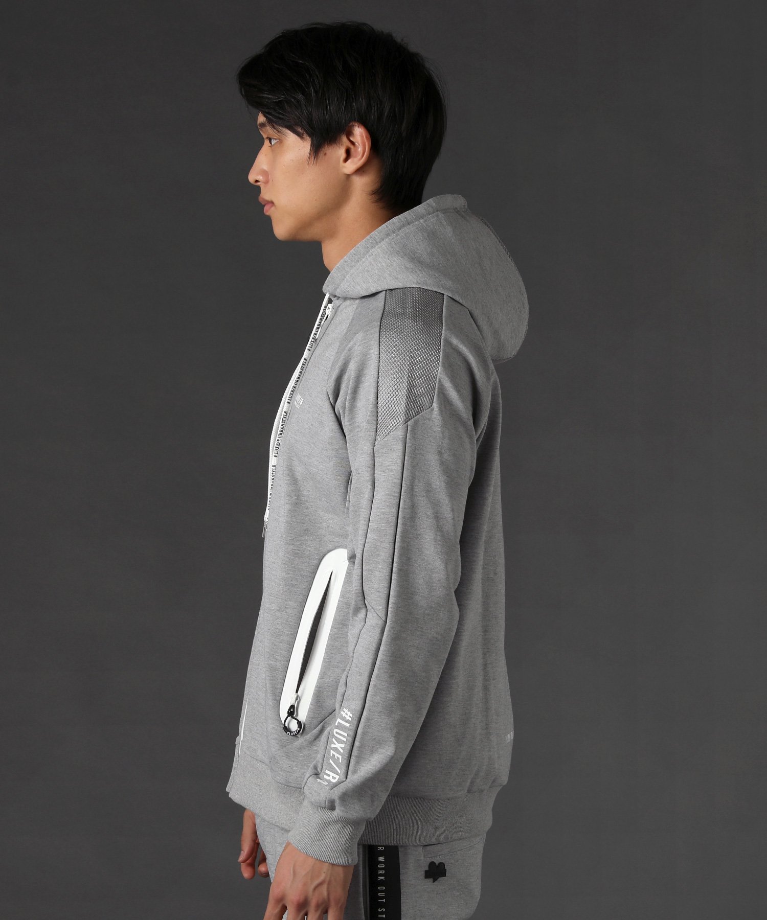 THE CASUAL｜＜LUXE/R＞T/R/PUポンチラグランスリーブジップパーカー