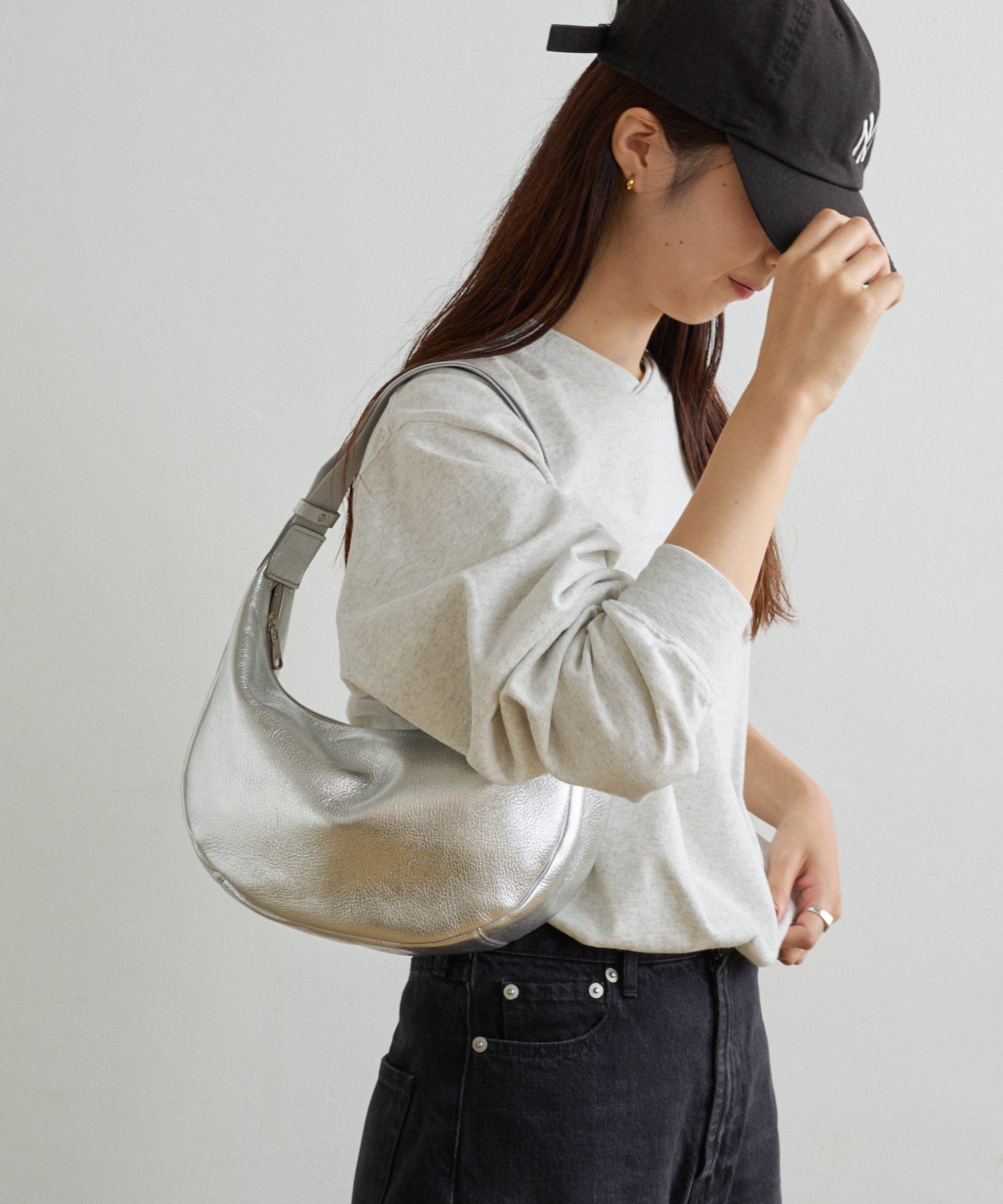 russet｜ソフトレザーラウンドショルダーバッグ[silver] | Rakuten