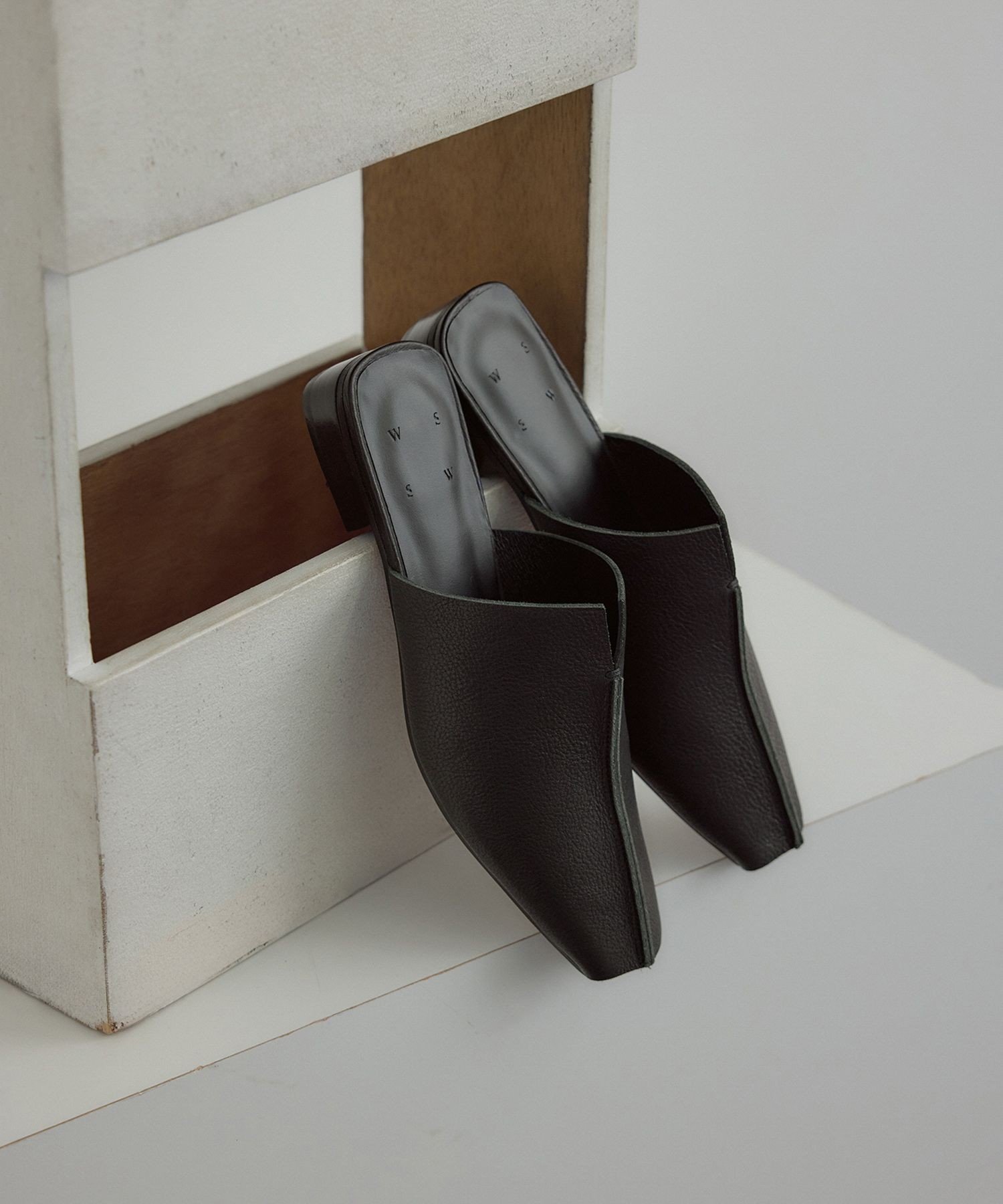 SALON adam et rope'｜【W S(ドゥーブル)】レザーフラットミュール