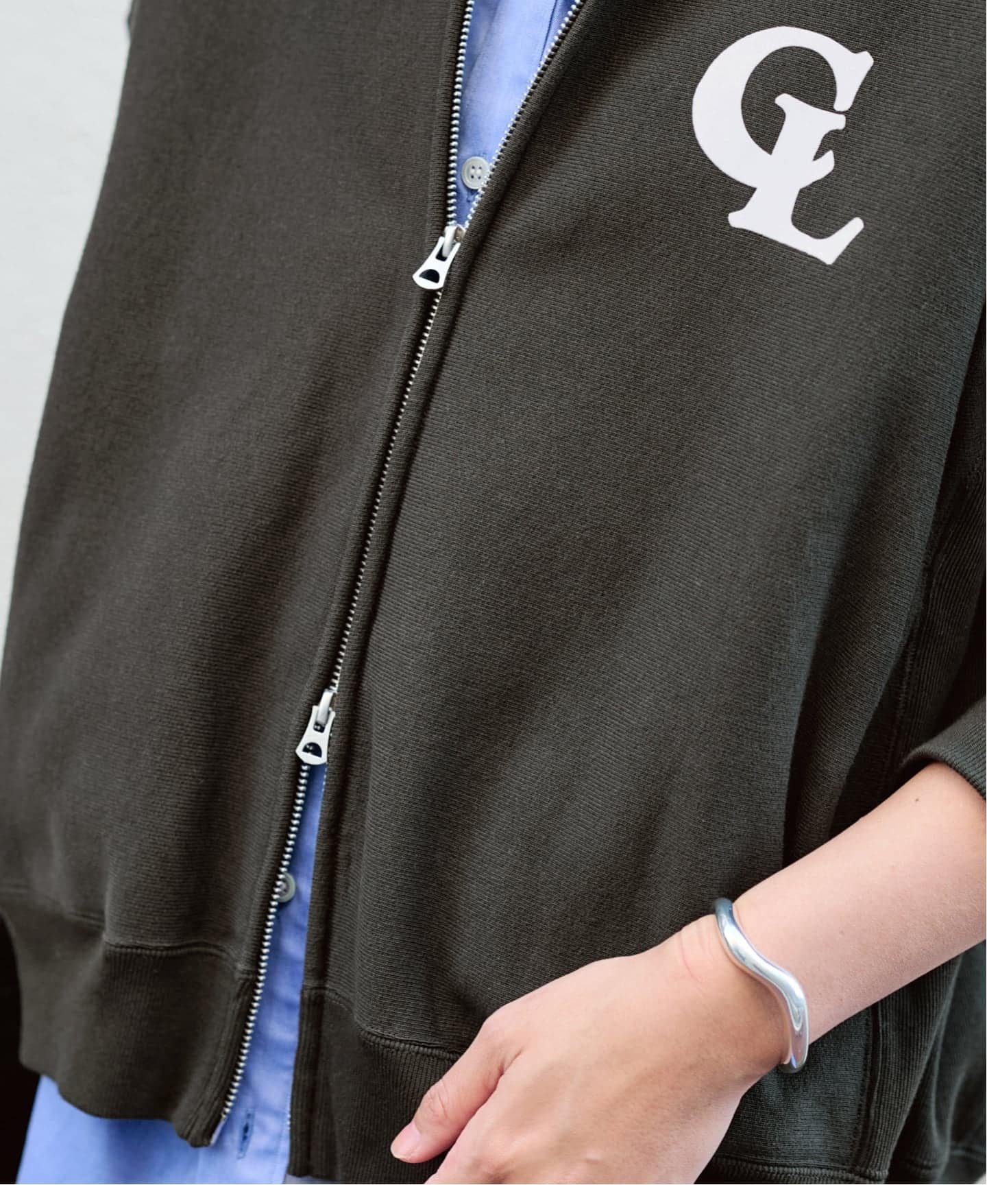 FRAMeWORK｜Champion 別注リバースウィーブフルジップパーカー