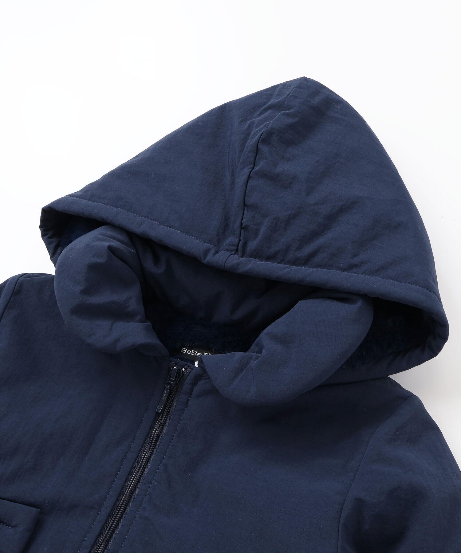 BEBE ONLINE STORE｜【撥水加工】ヴィンテージタフタ裏ファー裾フリル