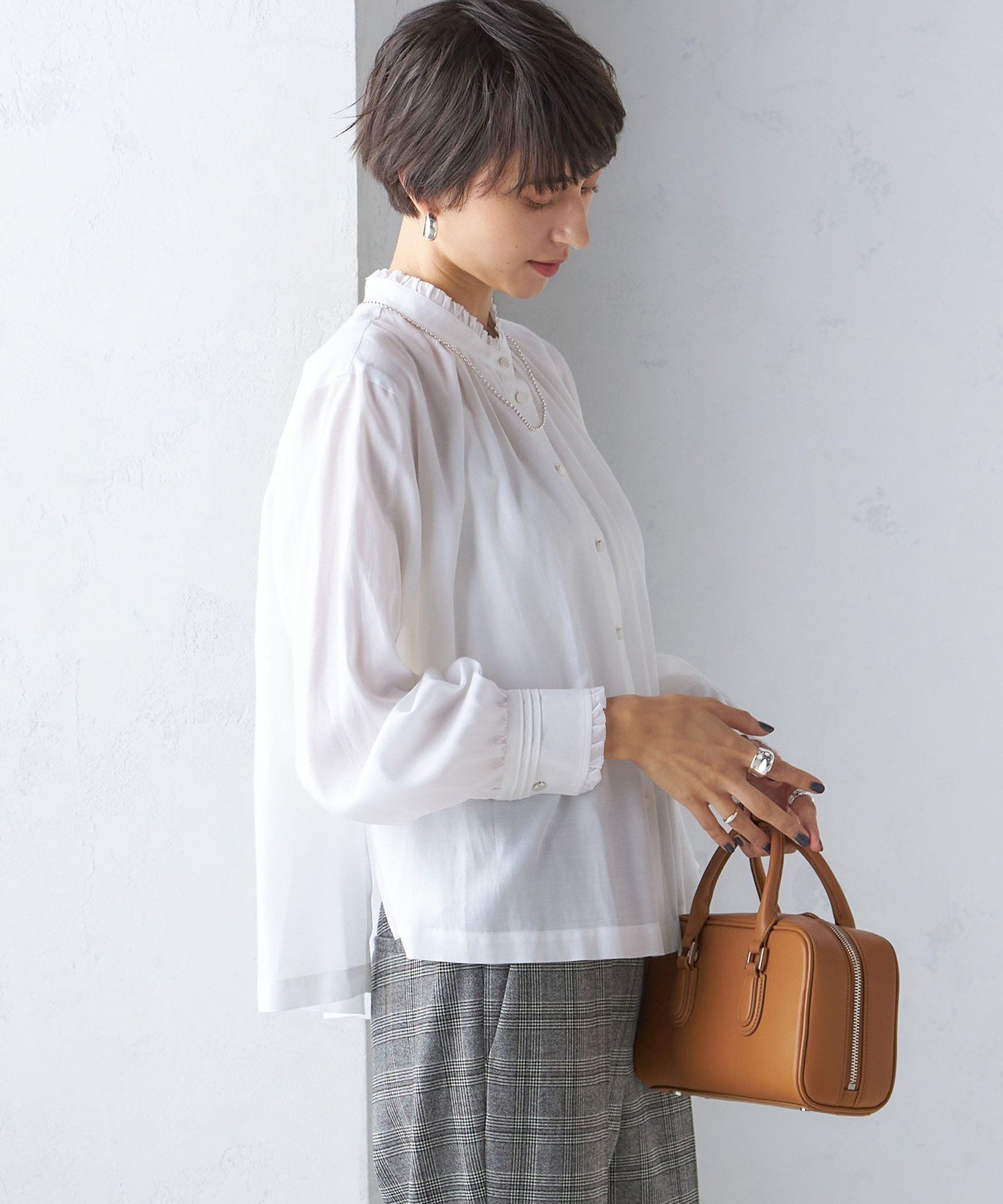 スキッパーネックフロントギャザーブラウス quaranciel:〈洗濯機可能〉リネン ミックス フロントギャザー