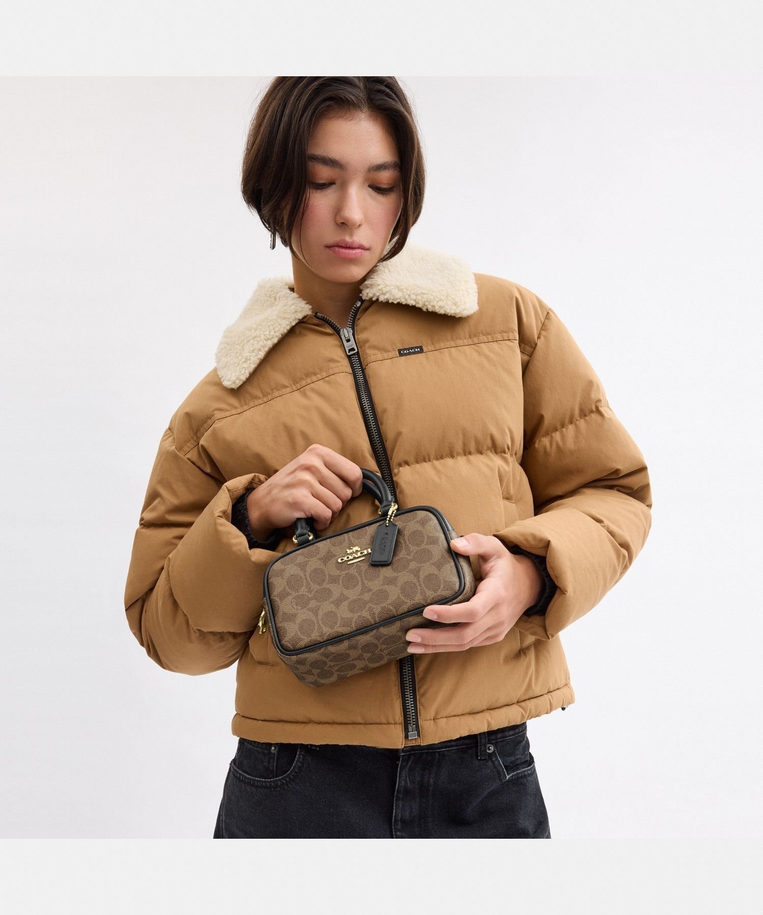COACH OUTLET｜【公式】サッチェル クロスボディ バッグ・シグネチャー