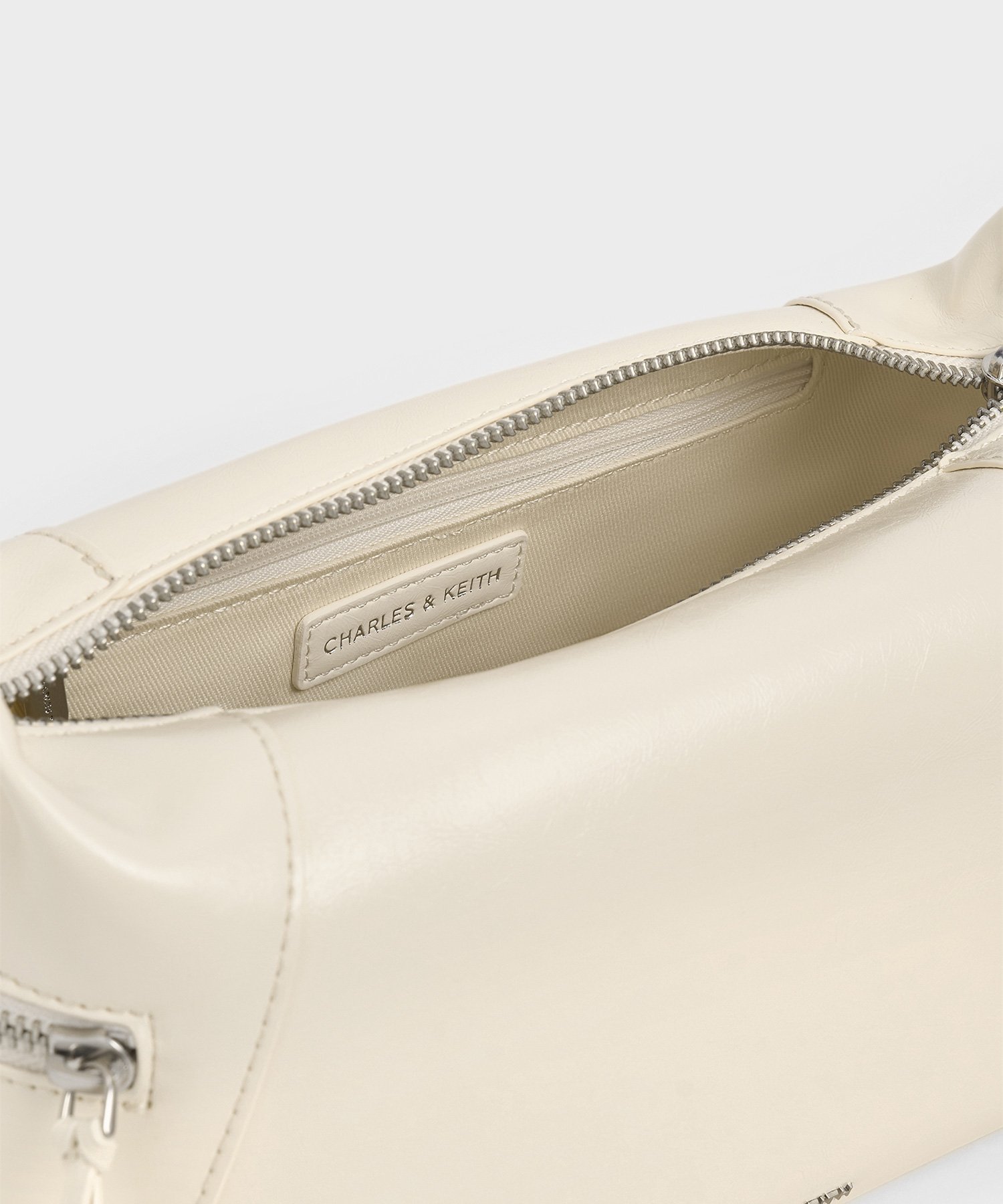 CHARLES & KEITH｜Xylia ザイリア ホーボーバッグ | Rakuten Fashion