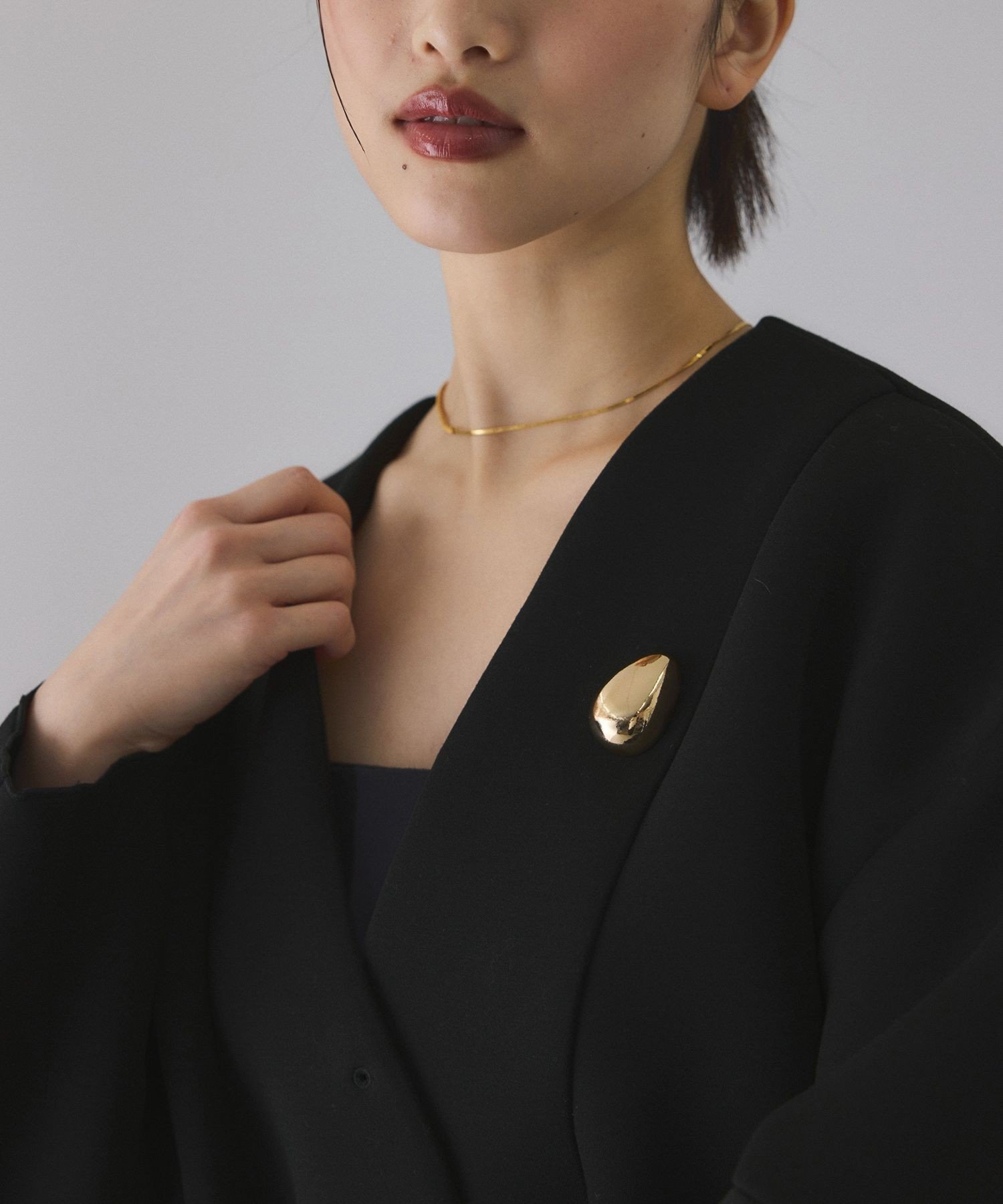 ADAM ET ROPE'｜エッグブローチ付きペプラムカーディガン | Rakuten