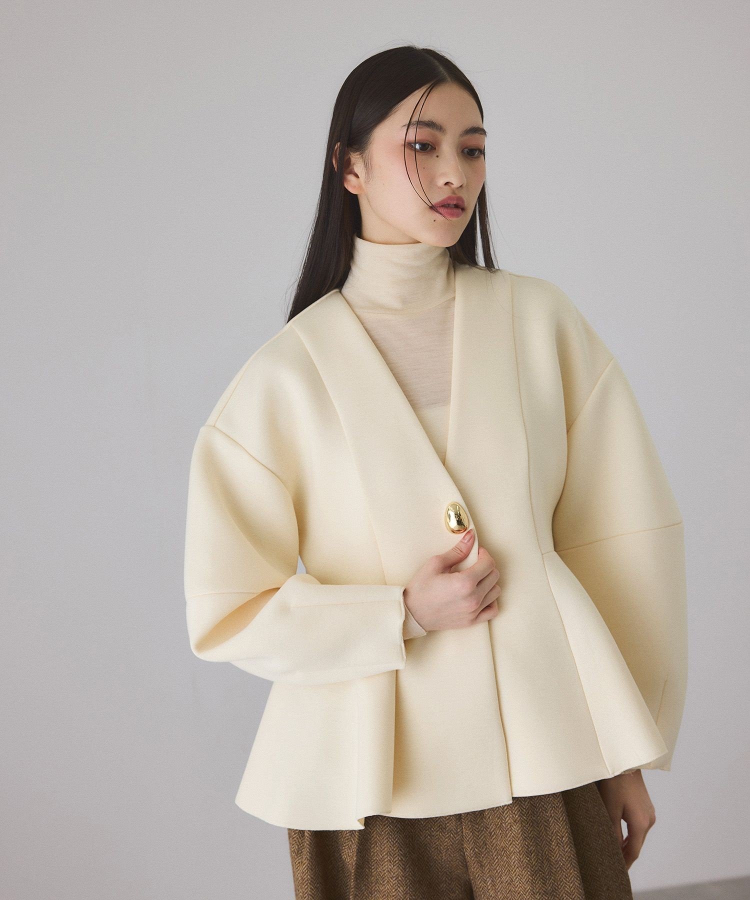 ADAM ET ROPE'｜エッグブローチ付きペプラムカーディガン | Rakuten